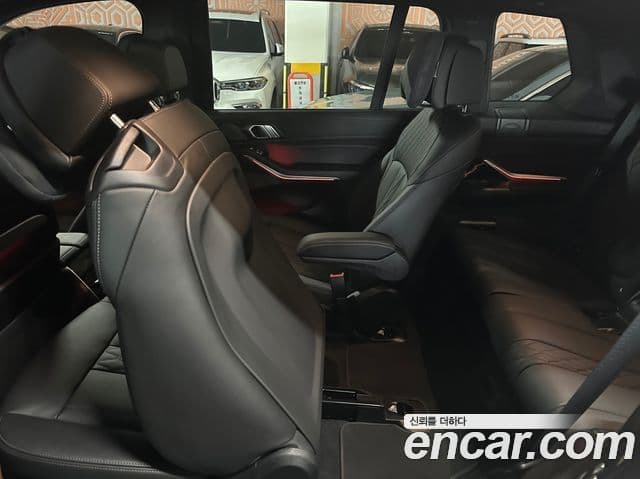 BMW X7 (G07) xDrive 40i M Sport 6인승, 2025 9