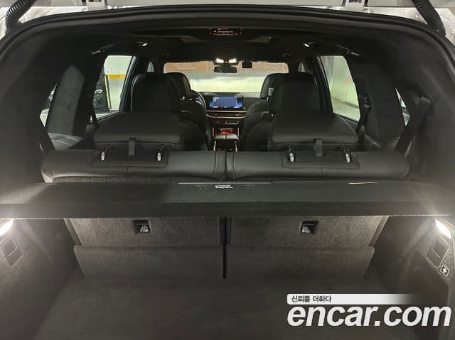 BMW X7 (G07) xDrive 40i M Sport 6인승, 2025 10