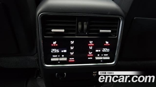 Porsche Cayenne (PO536) 3.0 Platinum Edition, 2023 18