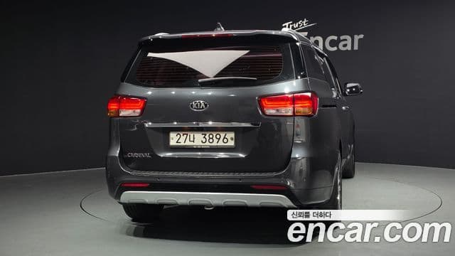 Kia All New Carnival Prestige, 2015 4