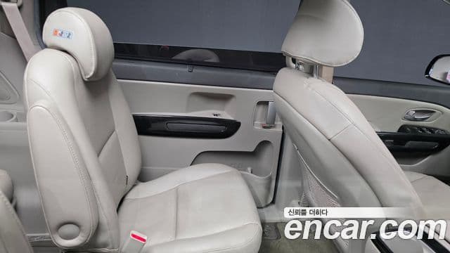 Kia All New Carnival Prestige, 2015 12