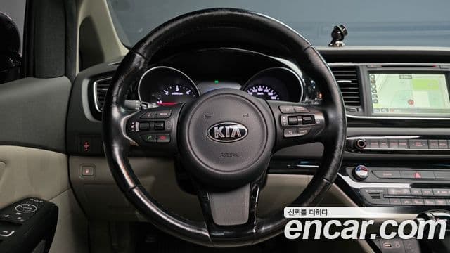 Kia All New Carnival Prestige, 2015 13