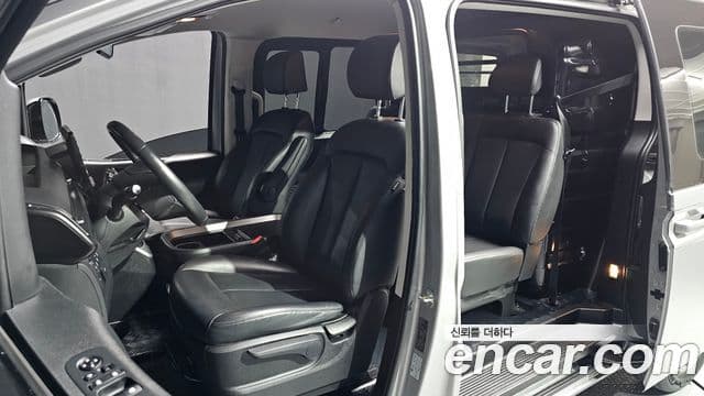 Hyundai Staria Modern, 2024 10