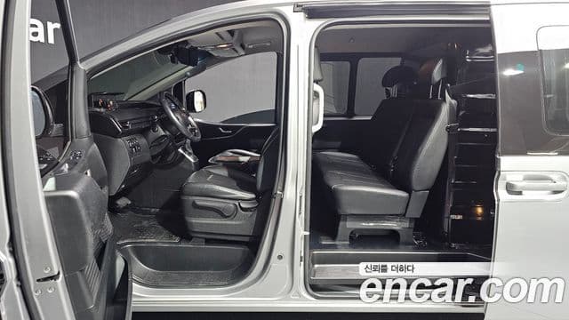 Hyundai Staria Modern, 2024 11