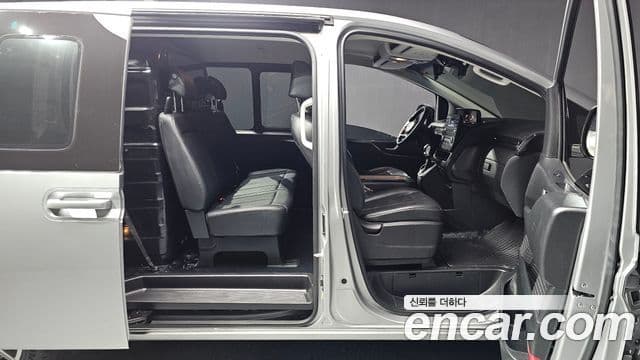 Hyundai Staria Modern, 2024 12