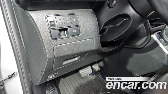 Hyundai Staria Modern, 2024 13