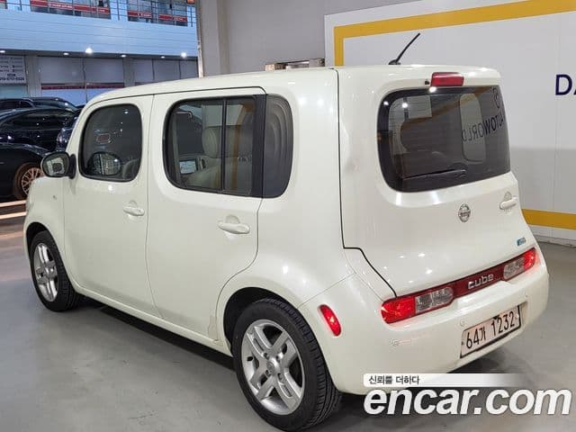 Nissan 큐브 Z12, 2011 2