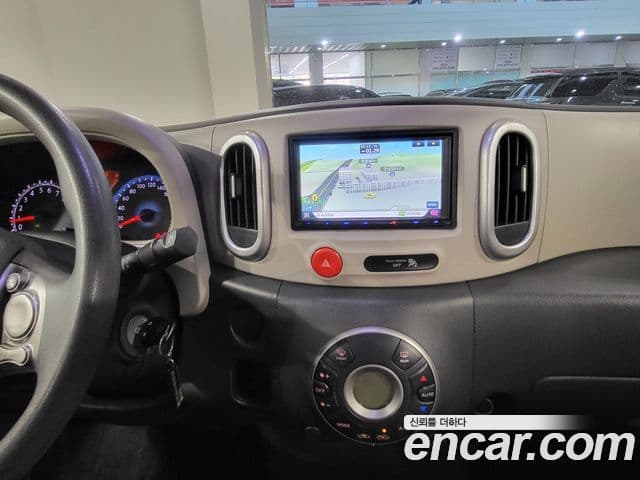 Nissan 큐브 Z12, 2011 11