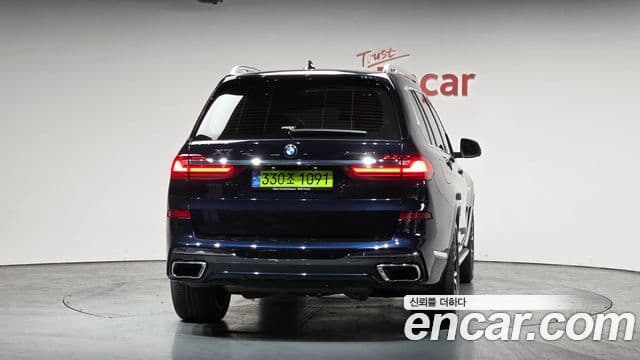 BMW X7 (G07) xDrive 40i M Sport 6인승, 2022 4