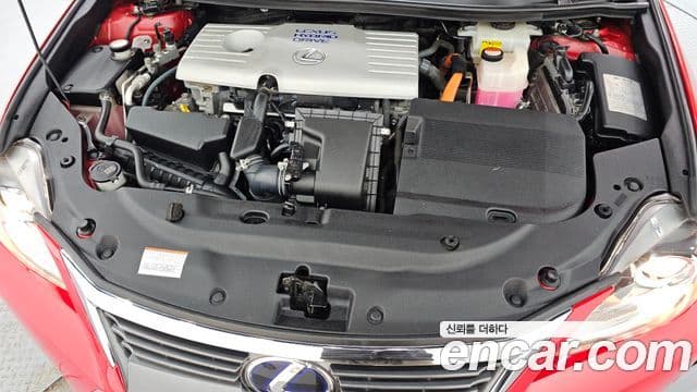 Lexus CT200h ZWA10, 2016 6