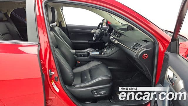 Lexus CT200h ZWA10, 2016 11