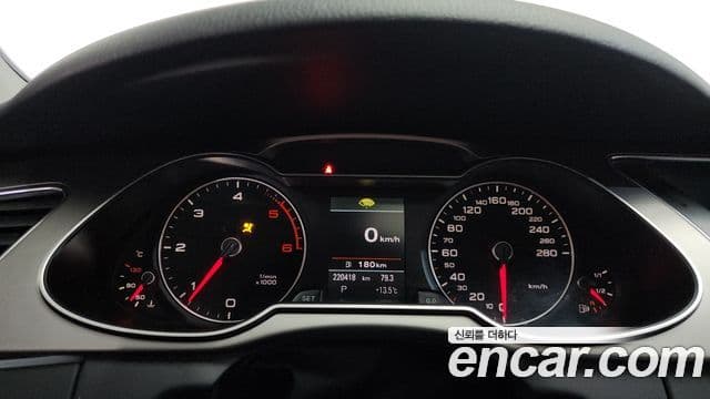 Audi New A4 B8, 2013 8