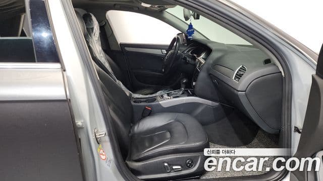 Audi New A4 B8, 2013 11