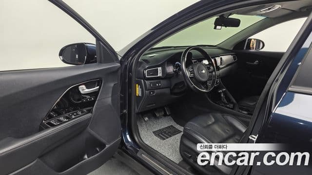 Kia Niro Noblesse, 2018 10