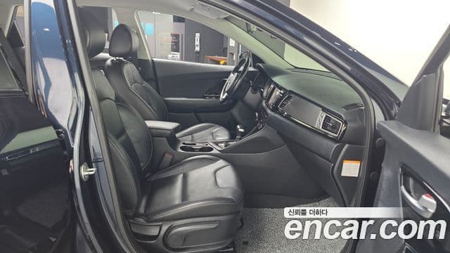 Kia Niro Noblesse, 2018 11