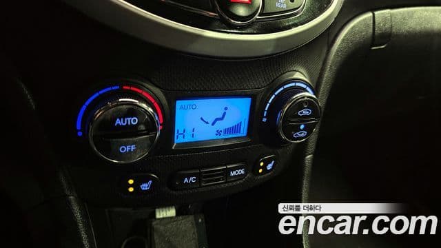 Hyundai Accent(новый кузов / новое поколение) 1.6 GDI Blue Saver, 2015 20