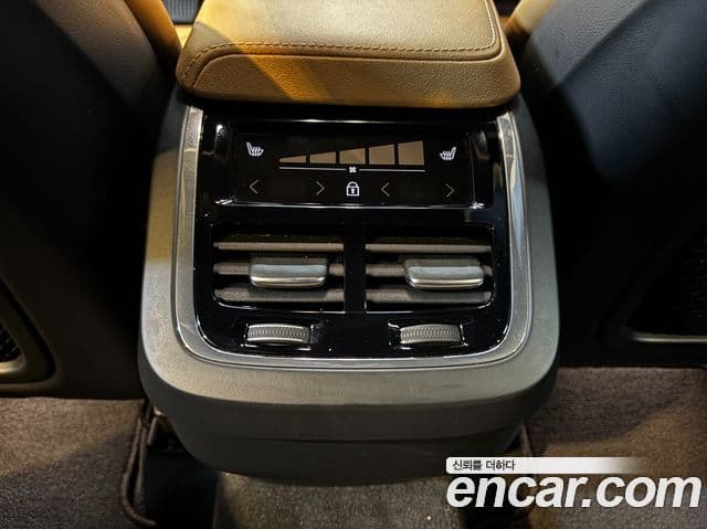 Volvo XC60 2세대 B5 Inscription, 2022 15