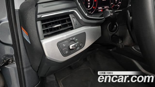 Audi A4 (B9), 2018 18