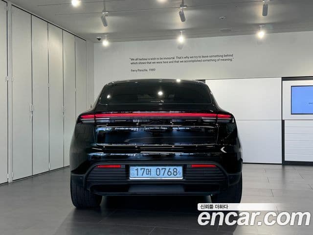 Porsche Macan EV базовый 4, 2025 4