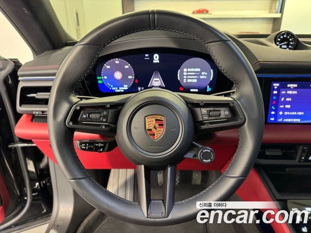 Porsche Macan EV базовый 4, 2025 11