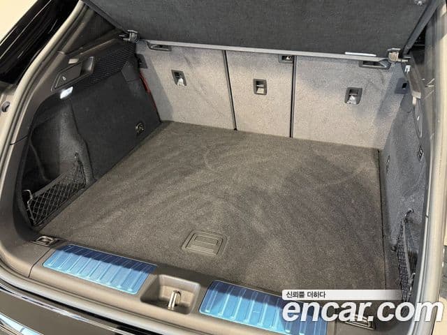 Porsche Macan EV базовый 4, 2025 12