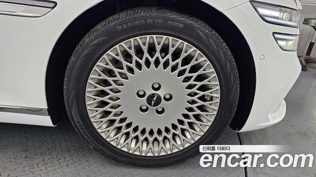 Genesis G80 (RG3) бензин 2.5 турбо 2WD, 2025 все фото