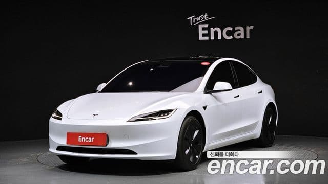 Tesla модель 3, 2024 1