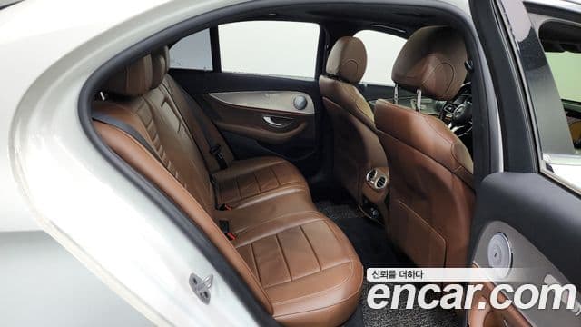 Mercedes-Benz E-класс W213 Avantgarde, 2019 12