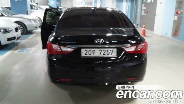 Hyundai YF Sonata топовая версия, 2010 4