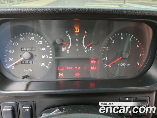 Hyundai 갤로퍼 2 9인승 V6 LPG, 1998 11