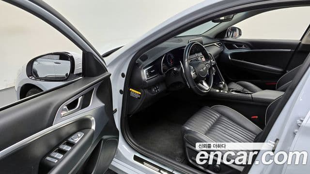 Genesis G70 Elite, 2019 11