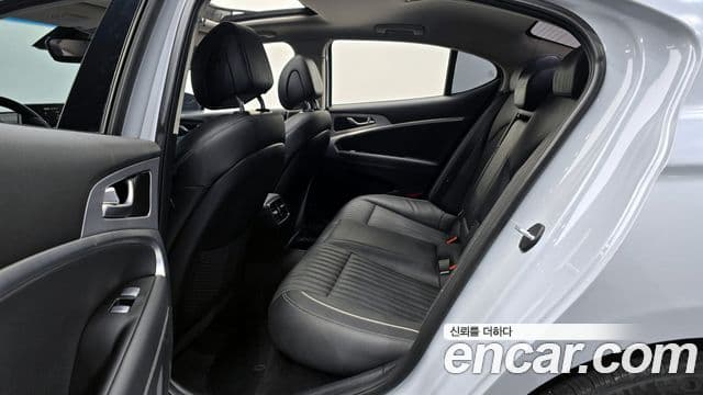 Genesis G70 Elite, 2019 12