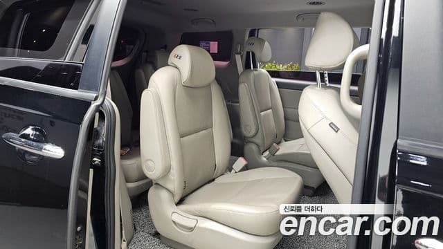 Kia The / новый New Carnival Luxury, 2019 12