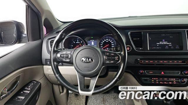 Kia The / новый New Carnival Luxury, 2019 13