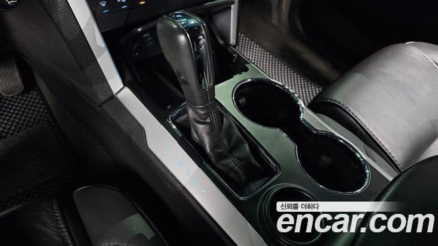 Ford Explorer 5세대, 2015 9