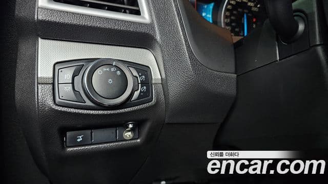 Ford Explorer 5세대, 2015 12