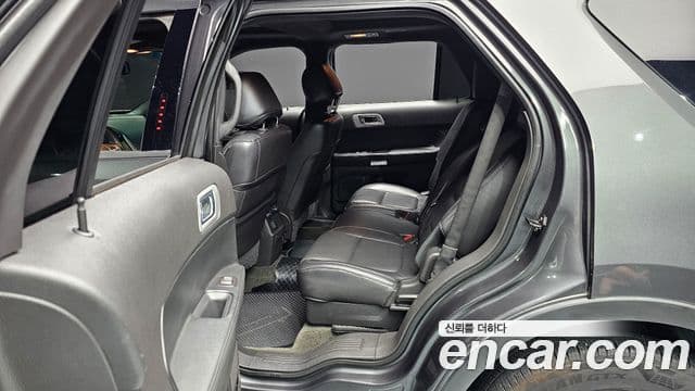 Ford Explorer 5세대, 2015 17