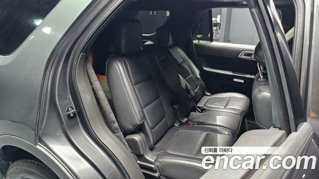 Ford Explorer 5세대, 2015 18