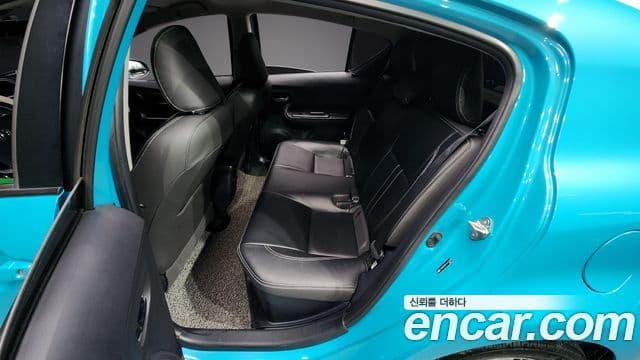 Toyota 프리우스 C, 2018 11