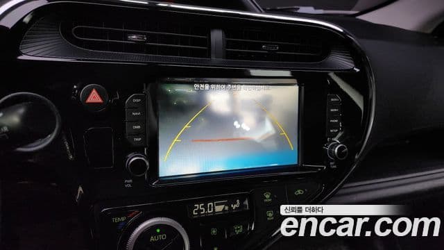 Toyota 프리우스 C, 2018 19