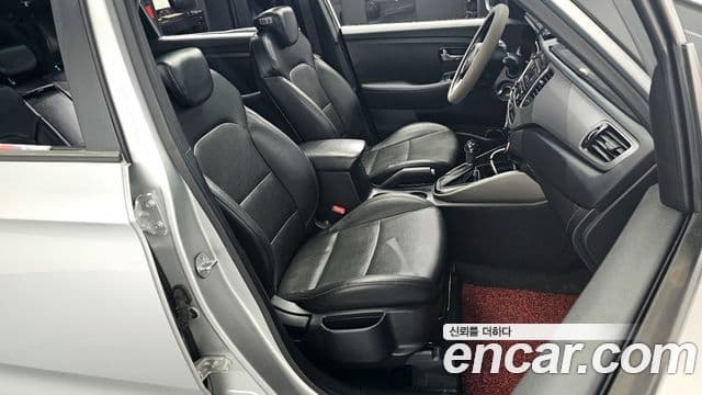 Kia All New Carens Luxury, 2014 10