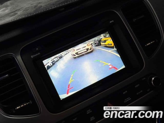 Kia All New Carens Luxury, 2014 15