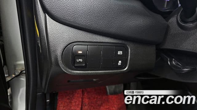 Kia All New Carens Luxury, 2014 17