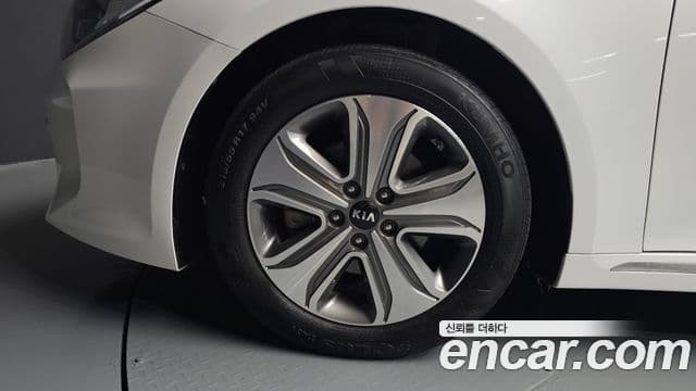 Kia K5 гибрид 2세대 Noblesse, 2018 все фото