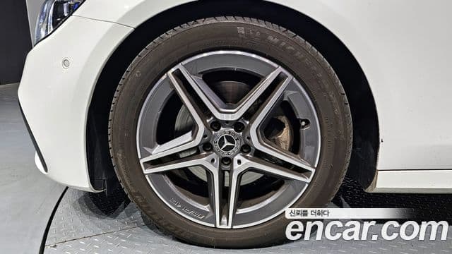 Mercedes-Benz E-класс W213 AMG Line, 2023 все фото