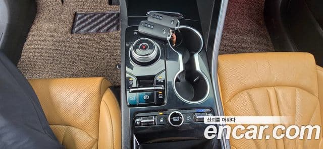 Kia K5 3세대 Signature, 2020 11