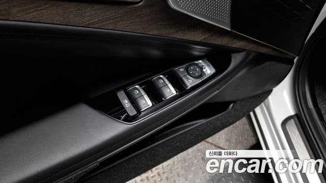 Kia K8 Trendy(таксомоторный тип), 2024 17