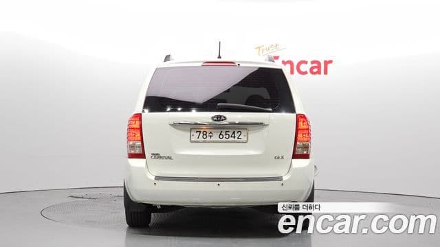 Kia Grand Carnival GLX, 2010 4