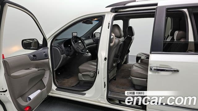 Kia Grand Carnival GLX, 2010 19