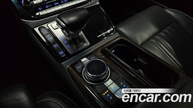 Genesis EQ900 Prestige, 2016 9